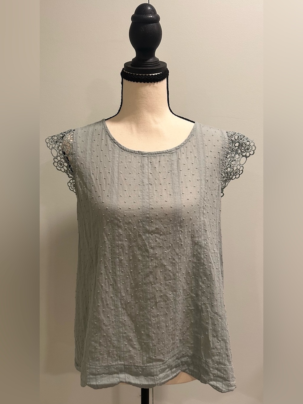 MINE Size M (Juniors) Sage Green Laced Short-Sleeve Texture 100% Cotton Blouse